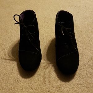 Women's suede wedge booties